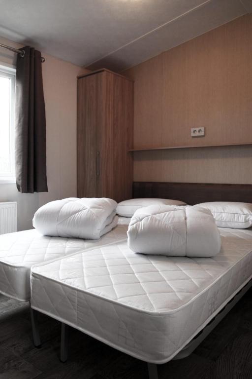 Beach Chalet Tranquilo room 3